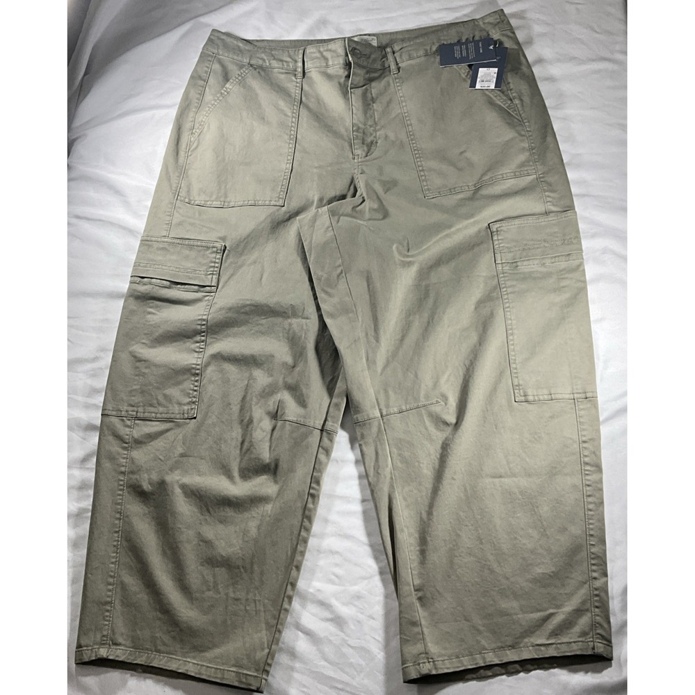 Women's Universal Thread Size 17 Mid-Rise Barrel Leg Olive/Green Cargo Pants